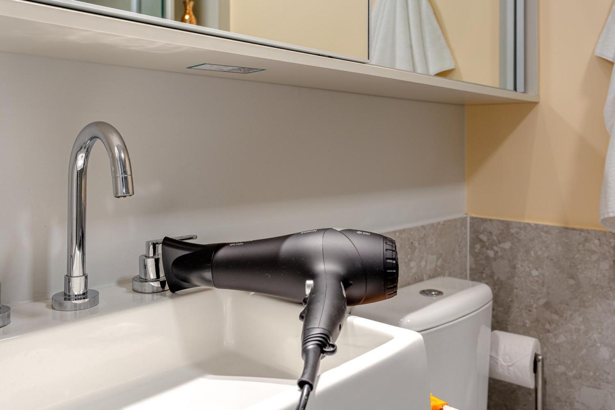 Apartamento Moderno Em Pinheiros Com Ac | Brazilian Corner São Paulo